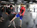 Jak trenować MMA: skuteczne techniki i plany dla początkujących