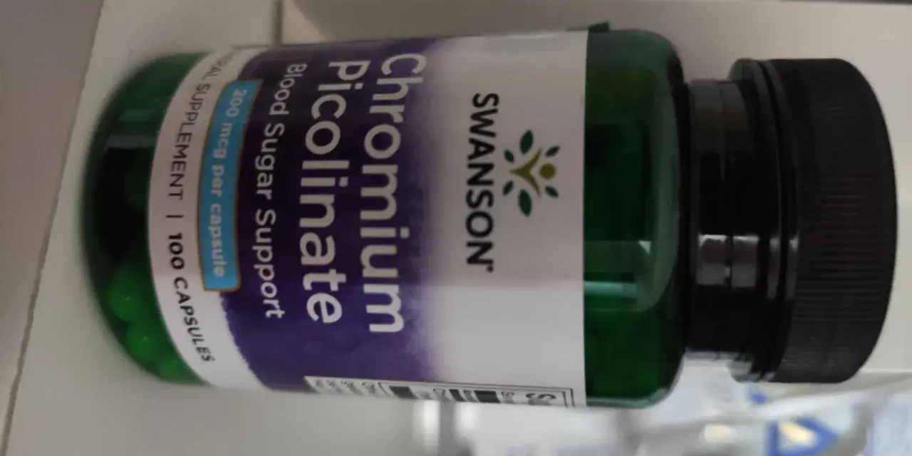 Butelka suplementu diety Swanson Chromium Picolinate, wspierającego poziom cukru we krwi. 100 kapsułek.