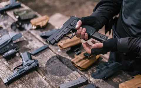 Bron gazowa – czy jej posiadanie jest naprawdę legalne w Polsce?
