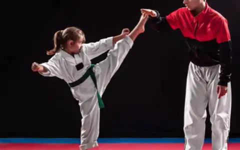 Judo czy taekwondo dla dziecka: które sztuki walki są lepsze?