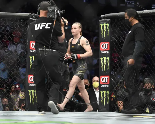 Waga piórkowa kobiet ile kg – poznaj kluczowe informacje o UFC