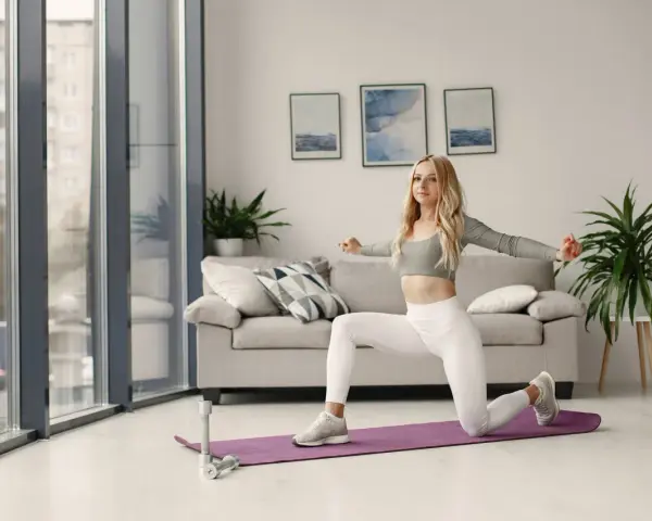Jak robić cardio w domu: skuteczne ćwiczenia bez sprzętu dla każdego