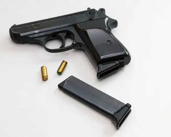 Jak zdobyć pozwolenie na broń gazową 9mm - uniknij problemów prawnych