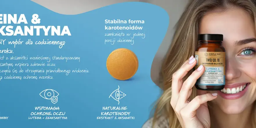 Uśmiechnięta kobieta trzyma suplement diety z luteiną i zeaksantyną, wspierający zdrowie oczu.