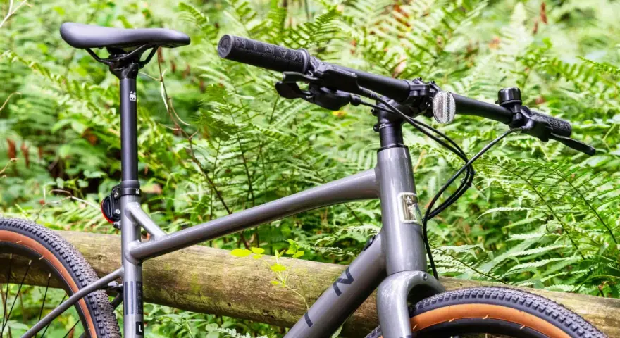 Rower fitness czy gravel - który wybór zapewni lepszą jazdę?