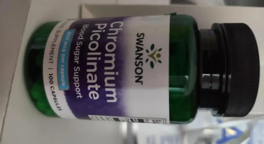 Butelka suplementu diety Swanson Chromium Picolinate, wspierającego poziom cukru we krwi. 100 kapsułek.