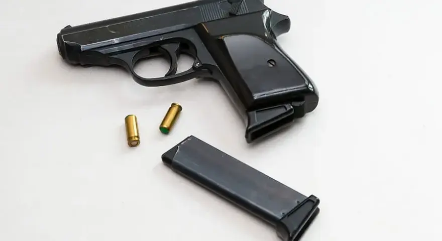 Jak zdobyć pozwolenie na broń gazową 9mm - uniknij problemów prawnych